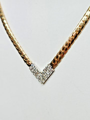 COOL 1980s 13-14k Multi-Tone Gold Herringbone Diamond Pave’ Chevron 16″ Necklace