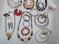 ​HUGE 38 pc Jewelry LUCKY BRAND Wood Bead Vintage To Now LOT Necklaces Bracelets