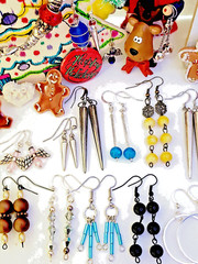 VTG Mixed JEWELRY LOT Everyday + Christmas Retro Earrings Brooches Pins Bracelet