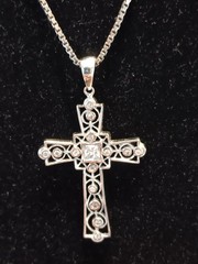 Sterling Silver 23″ box link chain with Sterling Cross Unk Stones c pics