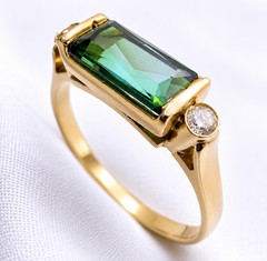 Vintage 18ct Gold Green Tourmaline & Diamond Ring Natural Hallmarked Size 7.5