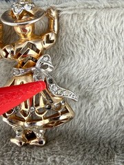 Vintage Rhinestone Brooch Figural Gold tone Woman with Flowers READ