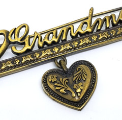 Jonette J.J. “I Love Grandma!” Antiqued Brass Bar Heart Charm Dangle Pin Brooch