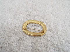 Oval Goldtone Rhinestone Pin (A35)