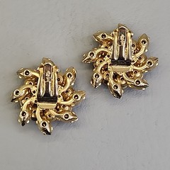 Vintage Judy Lee Rhinestone Earrings Orange Green Pinwheels 1.25″