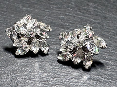 SPARKLY FLORAL RHINESTONE B DAVID CLIP EARRINGS 1934 PATENT D391