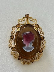 Vintage Juliana Cameo for Celebrity NY Gold Tone Brooch Pin Pendant