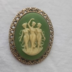 Vintage Cameo Brooch Green Beige Oval Gold-Tone Filigree Beauty Art Theme