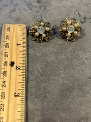2 vintage Gold tone brooches pins with faux pearls and Rhinestones