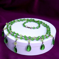 Green Glass Necklace 18″ Vintage Czech Beads Women’s Jewelry Art Deco Style