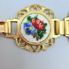 Vintage Petite Piont Rose on Fabric Panels Chain Bracelet W. Germany Mint in Box