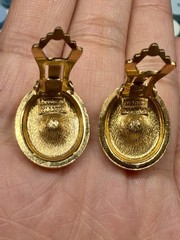 Vintage Auth Lanvin Germany Gold Tone ClipOn Earrings Oval Red Simulated Crystal