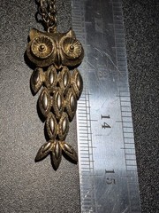 Vtg 1970s AVON Textured Chain Gold Tone Articulated OWL Pendant 24″ Necklace