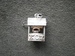 Large Wishing Well Vintage Sterling Silver Bracelet Charm Pendant 5.2g