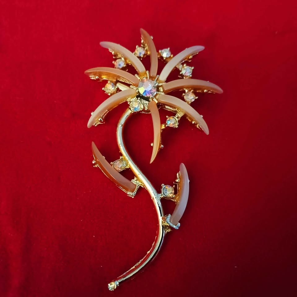 Vintage Gold Tone Flower with Stones Pin or Brooch