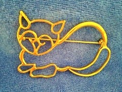 Vintage Gold Tone Open Work Brooch (49 – 878, 64 – 1217, 135 – 1976)
