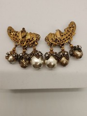 1940’s Signed Miriam Haskell Faux & Seed Pearl Dangle Clip On Earrings