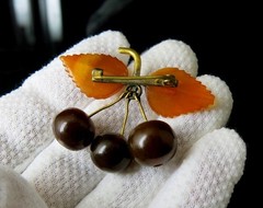 Vintage Baltic Amber Grapes Brooch USSR Gold Plated Pin