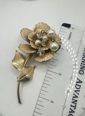VTG Weiss Signed Gold Tone Rose Flower Brooch Pin 3.5in Estate Sale Beaded