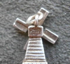 Nuvo Windmill Vintage Sterling Silver Bracelet Charm Pendant 2.0g Sails Rotate