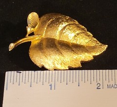 Vintage Avon Gold tone pin 2 inches please refer to photos