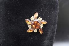 Vtg Gold Tone Starburst Hexagon & Marquise Cut Amber & Yellow Rhinestone Brooch