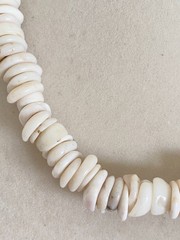 Vintage Large Hawaiian Puka Shell Choker Necklace Barrel Clasp 99 g 3.5oz 17″