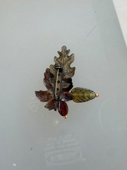 vintage jewelry leaf pin browns and golds