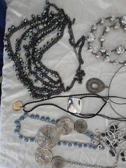 Vintage Mixed Lot of Multicolor Necklaces. Assorted models. 20+ pieces