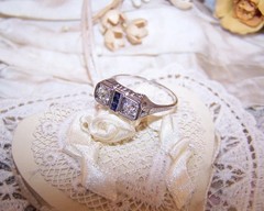 ART DECO 18K Gold Diamond Blue Sapphire Filigree Ring | Size 8.75