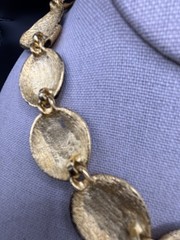 Vintage Unsigned Blk/gold Statement Necklace – 15.5 Inches