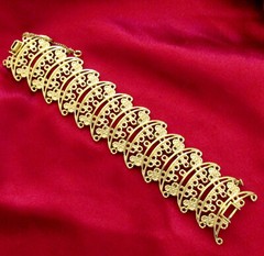 VTG RUNWAY RARE LACY GILT FILIGREE MONET “PRIMAVERA” BRACELET WIDE BOOK PIECE
