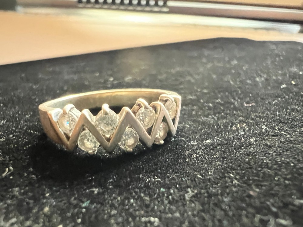 Modernist 925 Sterling Silver Zig Zag CZ Size 9.75