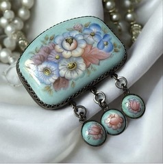 Exquisite Vintage Hand-painted Russian Rostov Floral Enamel Porcelain Brooch Pin