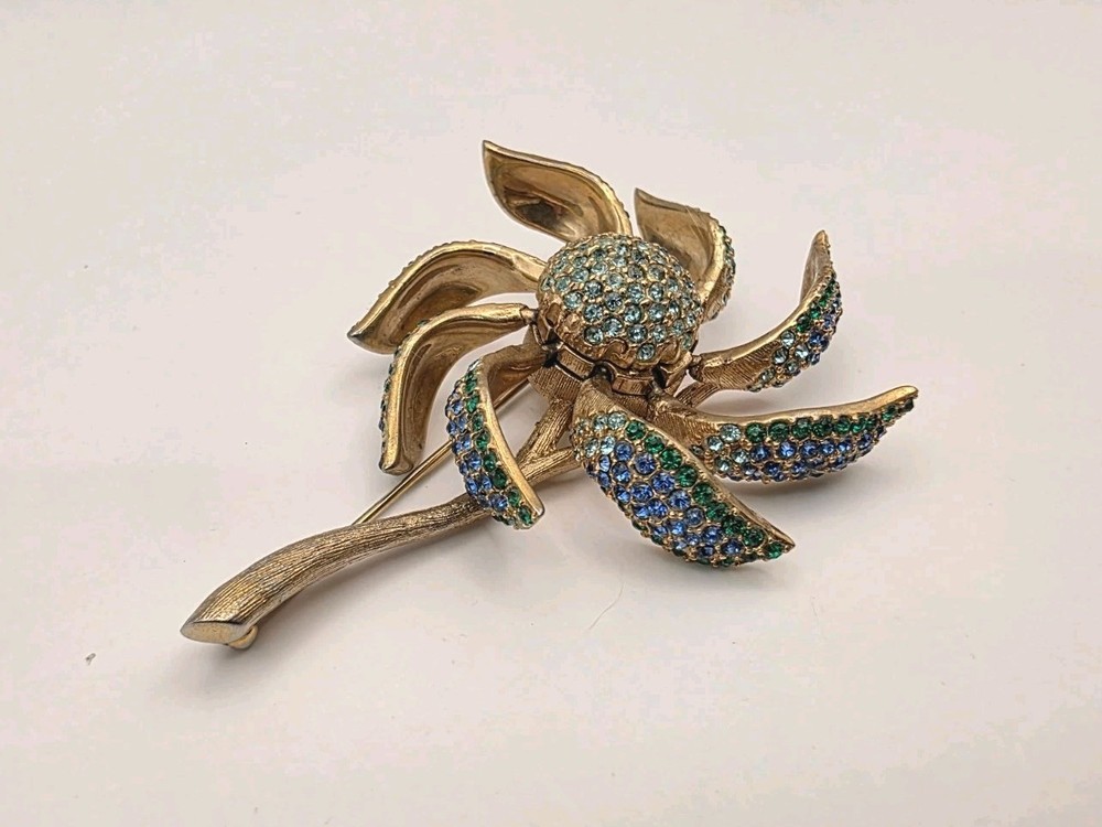 Vintage Signed Les Bernard Inc Blue/Green Crystal Movable Petal Flower Brooch