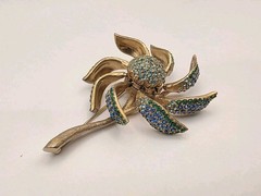 Vintage Signed Les Bernard Inc Blue/Green Crystal Movable Petal Flower Brooch