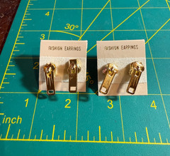 (Lot of 2) Vintage Gold Tone Lariat 3D Zipper Earrings Pierced Fashion Jewelry
