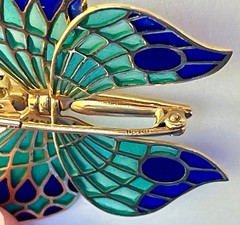 Vintage 18K Gold PLIQUE A JOUR Articulated BUTTERFLY Brooch Moveable Signed MINT