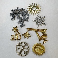 Vintage Celestial Brooch Lot 7pc JJ Moon V&A Sun Anne Klein Rocket Star Space
