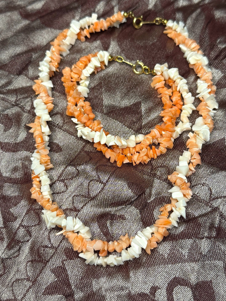 Vintage Avon Peach & Ivory Chip Bead Necklace Bracelet Jewelry Set