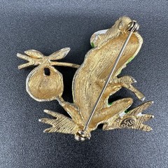 Vintage Anthropomorphic Lind-Gal LG Hobo Frog Brooch Pin Signed Green Knapsack