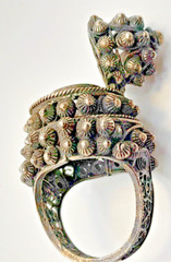 Silver Toned Beehive Compartment Ring Size 6 – 14.86 grams – Intricate Detail