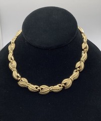 Vintage Crown Trifari Gold Tone Trifarium Plated Frosted Leaf Choker Necklace