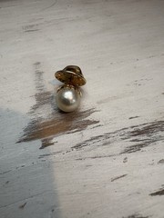 Vintage Gold Tone White Round Pearl Pin
