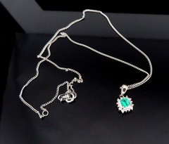 Vintage 0.30ct Colombian Emerald 0.18ct Diamond Platinum Chain Necklace