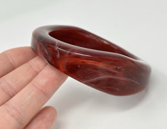 Vintage Chunky Marble Swirl Burgundy Red Asymmetrical Bangle Bracelet 8″ Retro