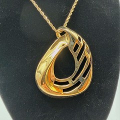 Vtg 80s Trafari Gold Pendant Statement Necklace 18″