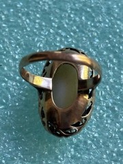 PRISTINE VINTAGE 14k GOLD WHITE POSSIBLE CORAL RING ~SIZE 6.5~ORNATE SETTING