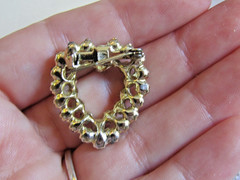 Vintage metal goldtone rhinestone heart 1.2″ VG unbranded brooch pin missing 1 s
