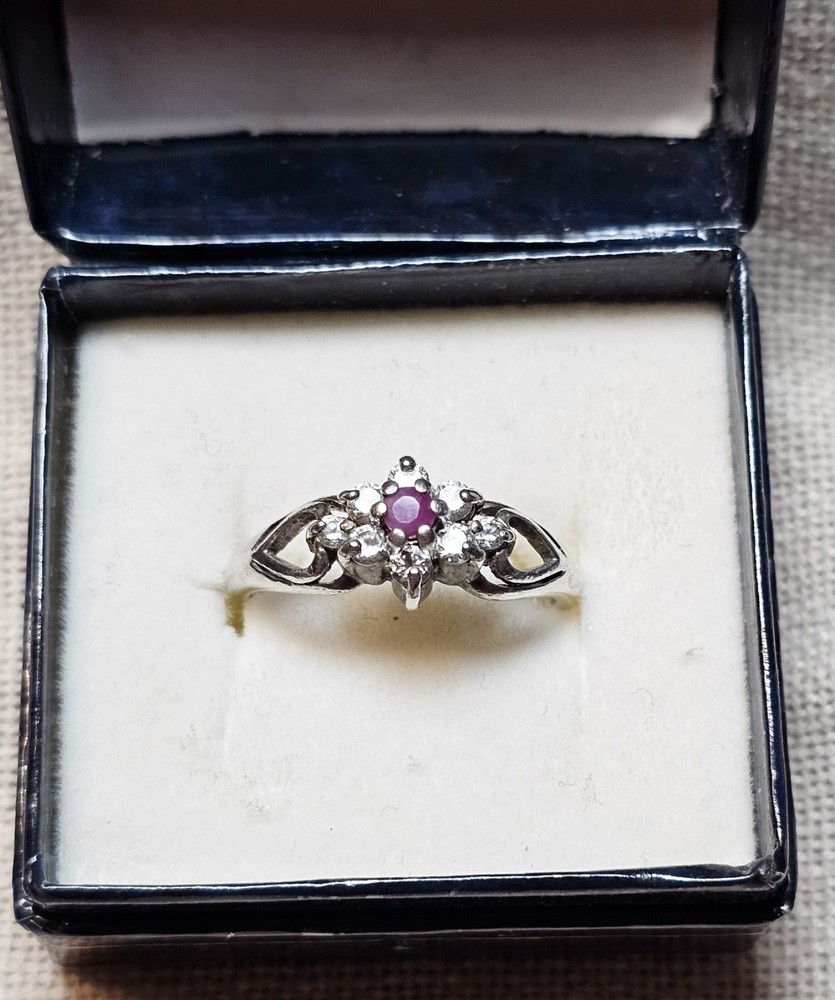 Vintage 925 Silver Ruby Cubic Zirconia Avon Heart Fashion Ring